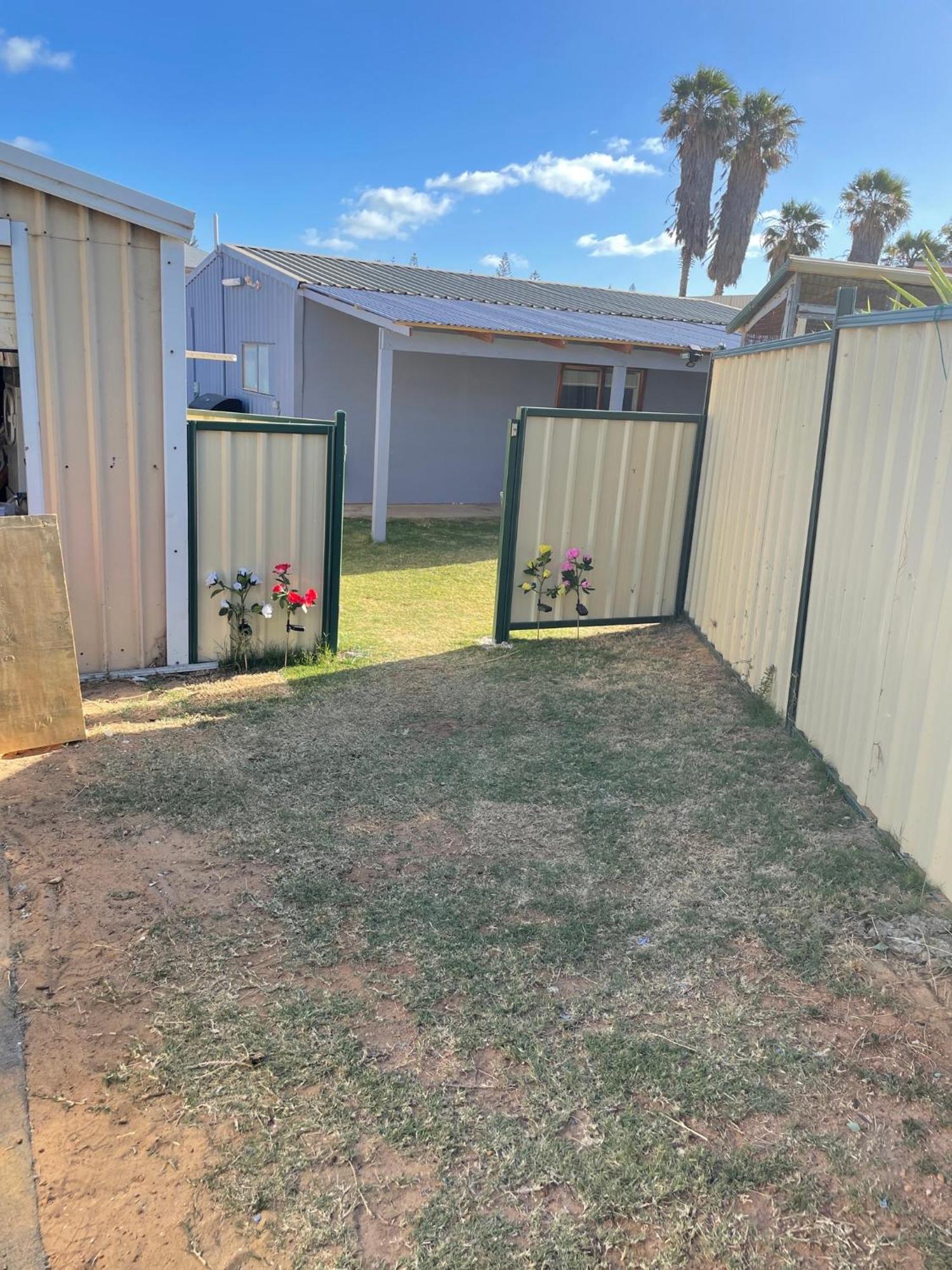 Central Shenton Unit Outside Dog Friendly, Near Hospital Geraldton Exterior photo